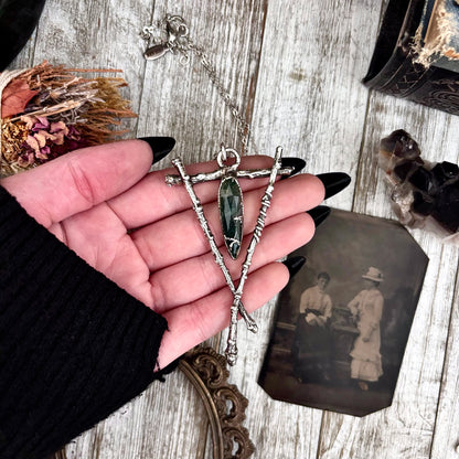 Moss Agate Crystal Necklace in Silver / Sticks & Stones Collection