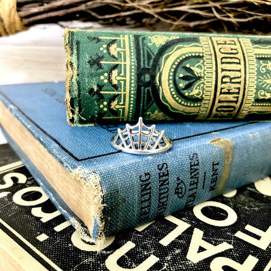 Spider Web Ring in Sterling Silver /.