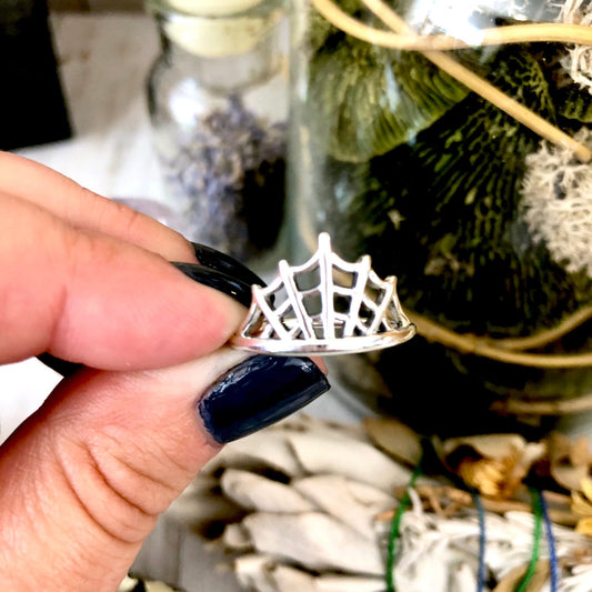 Spider Web Ring in Sterling Silver /.