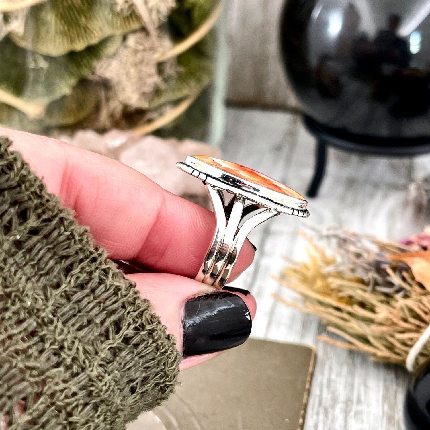 Size 8 Stunning Spiny Oyster Statement Ring Set in Sterling Silver / Curated by FOXLARK Collection