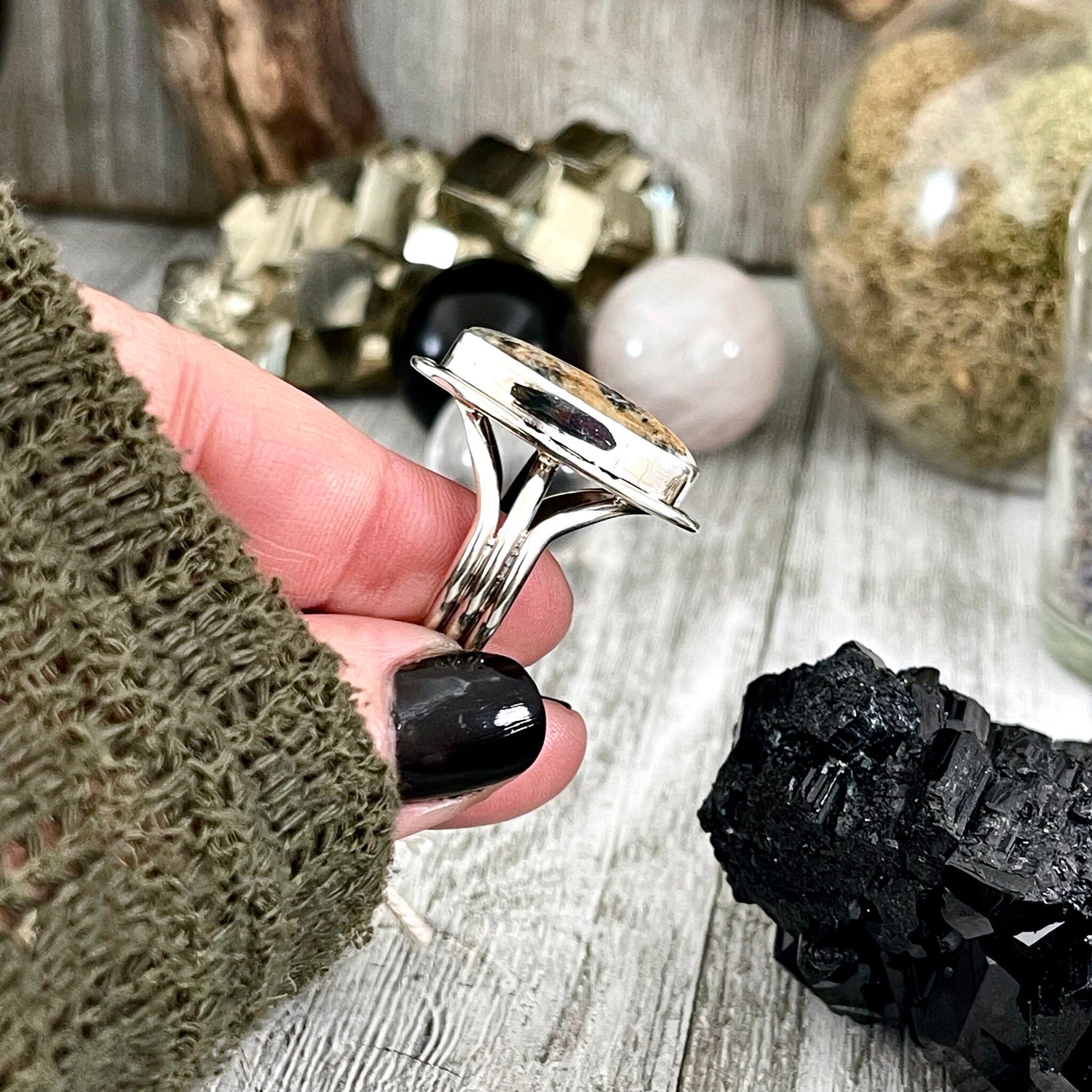 Size 10 Stunning White Buffalo Statement Ring Set in Sterling Silver / Curated by FOXLARK Collection